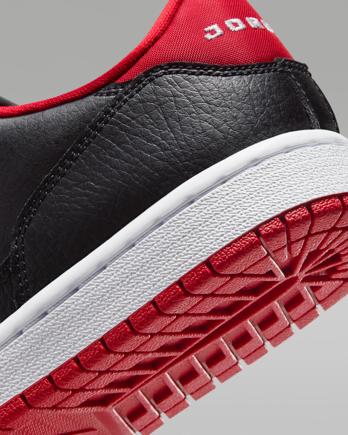 Jordan Court Connect Low GS, Sneaker Unisex - Nero/Rosso