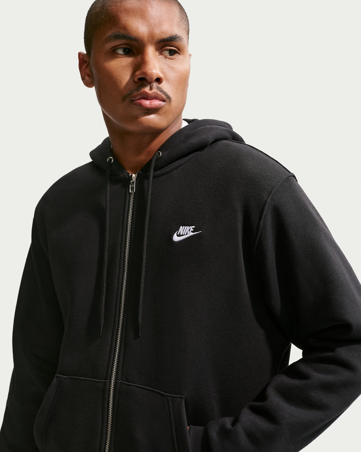 Nike Club, Felpa Uomo Con Zip e Cappuccio in Fleece - Nero