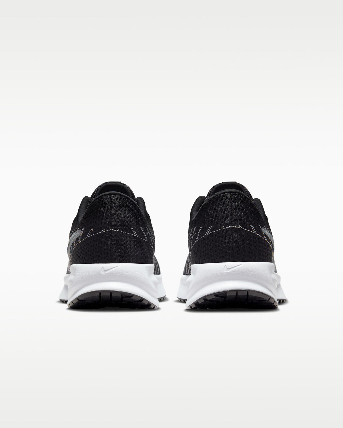 Nike Run Defy, Scarpe da Ginnastica Donna - Nero