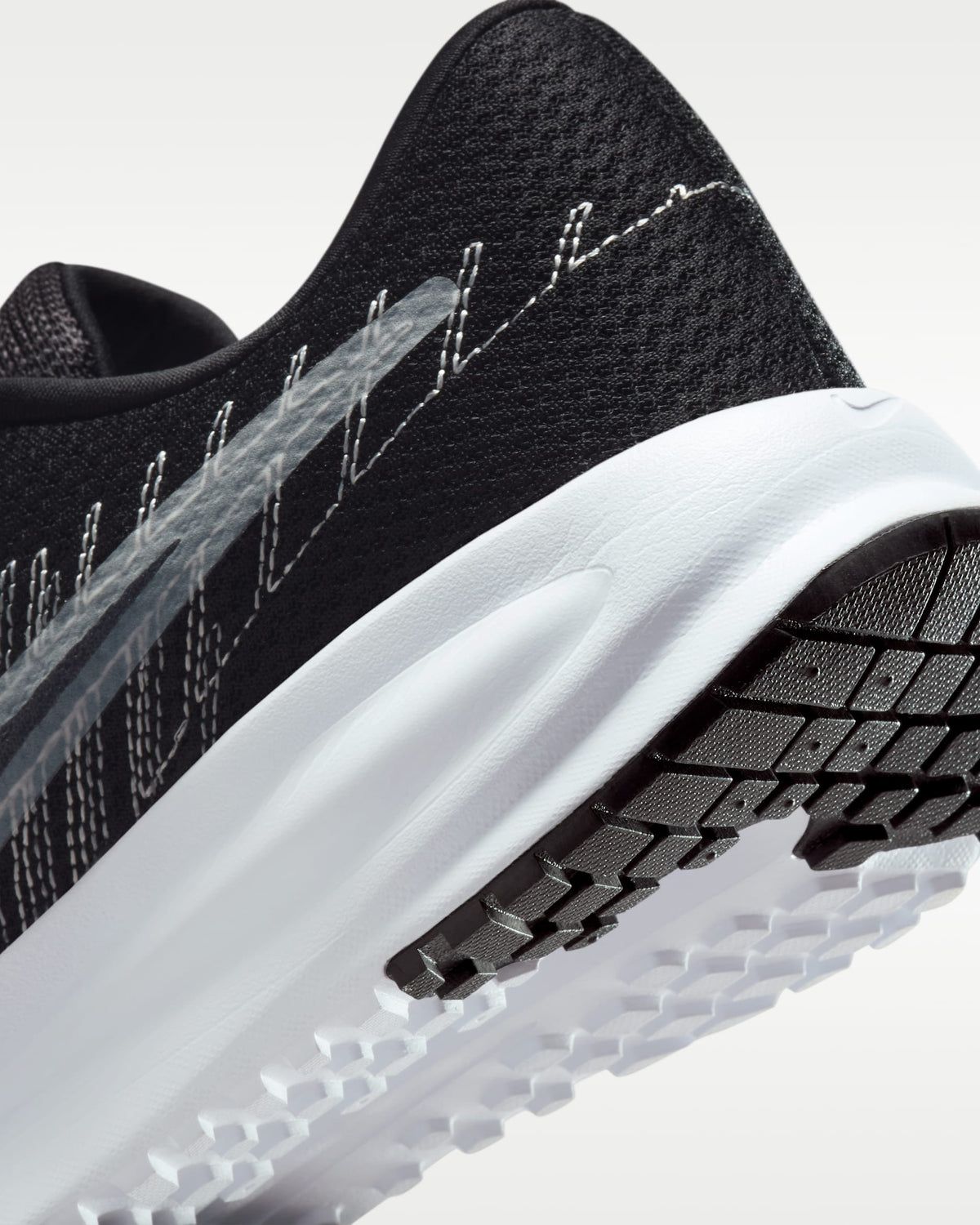 Nike Run Defy, Scarpe da Ginnastica Donna - Nero