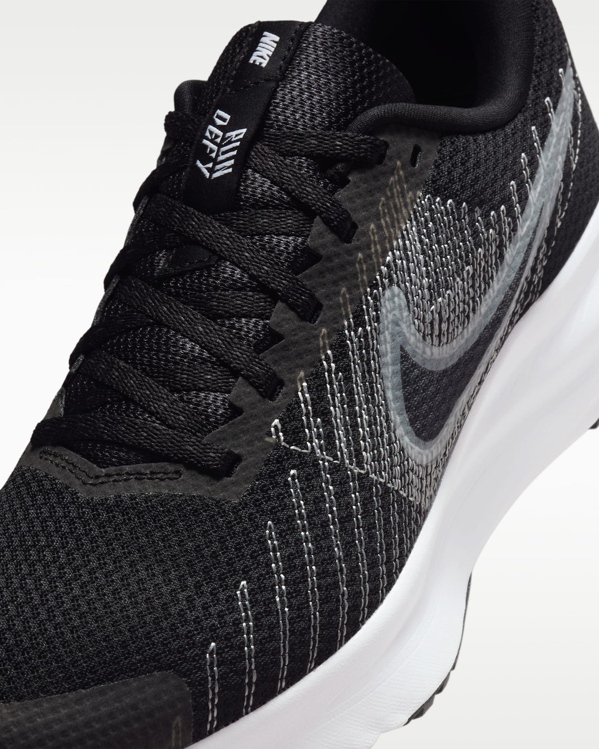 Nike Run Defy, Scarpe da Ginnastica Donna - Nero