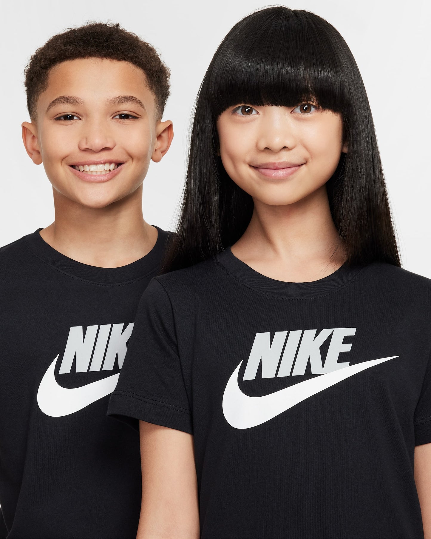 Nike Sportswear, T-Shirt Bambini Con Logo Stampato - Nero, Bianco