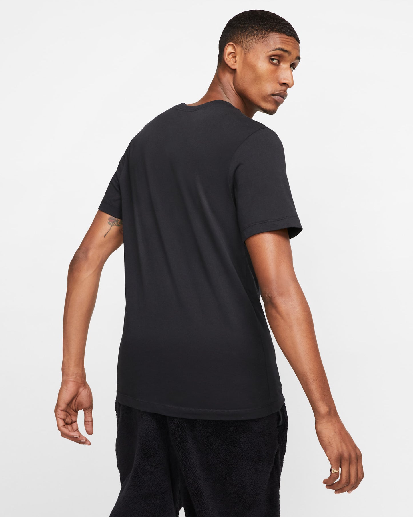 Nike SportSwear, T-Shirt Uomo Con Logo Cucito - Blu, Bianco, Nero