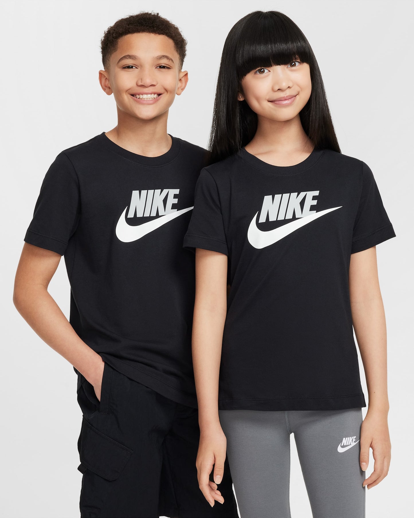 Nike Sportswear, T-Shirt Bambini Con Logo Stampato - Nero, Bianco